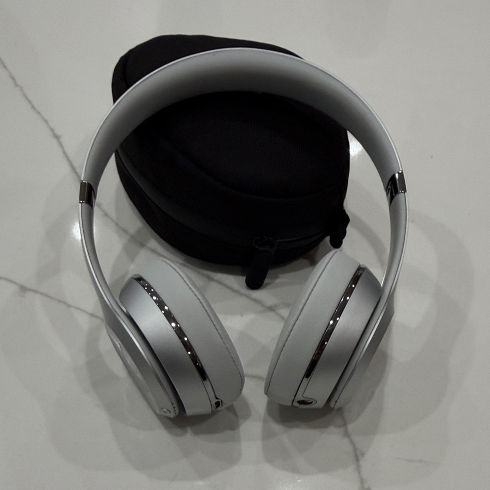 White Over-Ear Headphones with Case